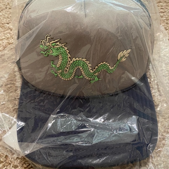 Urban Outfitters Dragon Puff Printed Trucker Hat NWT - Picture 5 of 8